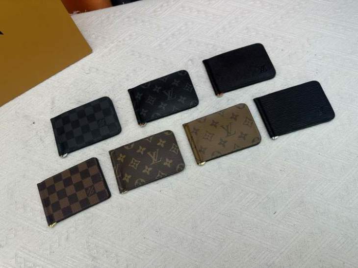 Picture of Louis Vuitton Wallets _SKUfw220043266fw